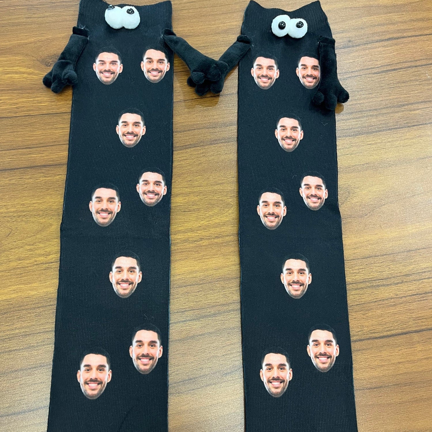 Custom Face Multicolor Magnetic Holding Hands Socks Suction Funny Big Eye Socks